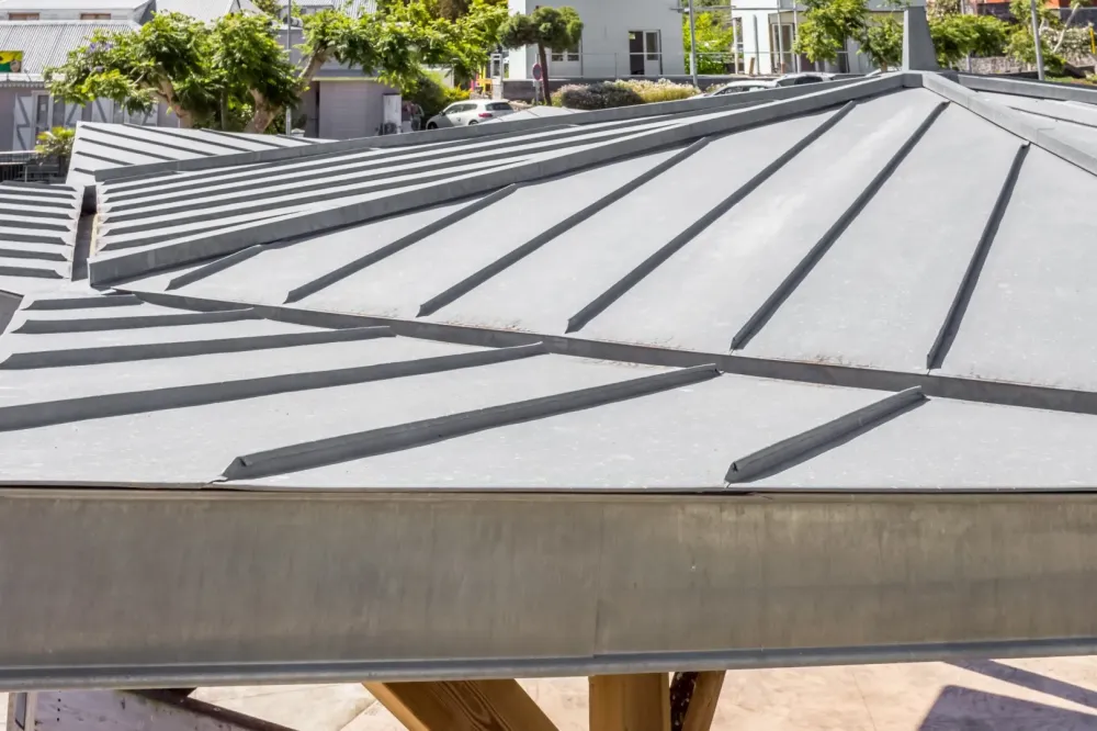 Plateforme zinc à Marly